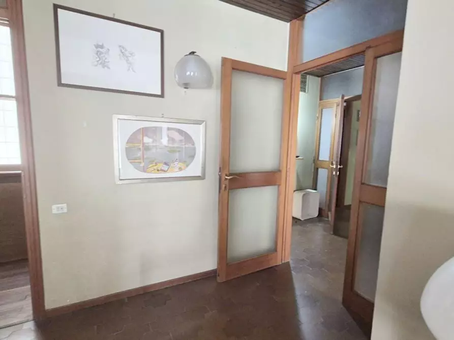 Immagine 36 di Appartamento in vendita  a Viareggio