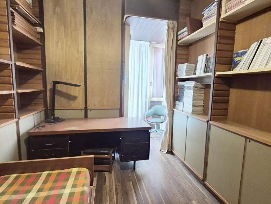 Immagine 43 di Appartamento in vendita  a Viareggio