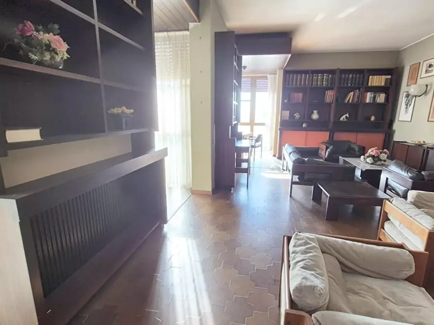 Immagine 5 di Appartamento in vendita  a Viareggio