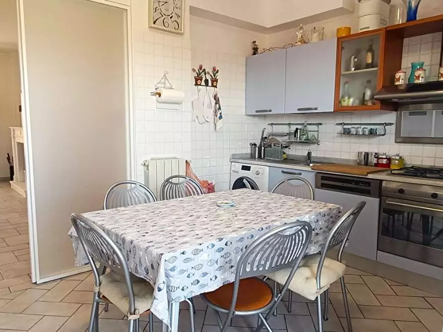 Immagine 9 di Appartamento in vendita  a Massa