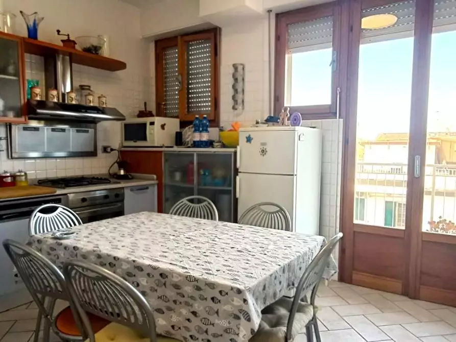 Immagine 10 di Appartamento in vendita  a Massa