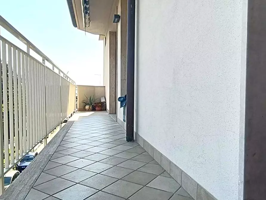 Immagine 11 di Appartamento in vendita  a Massa