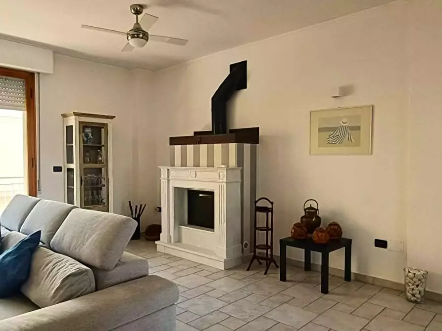 Immagine 7 di Appartamento in vendita  a Massa