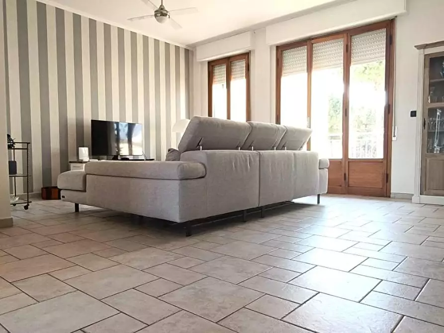Immagine 8 di Appartamento in vendita  a Massa
