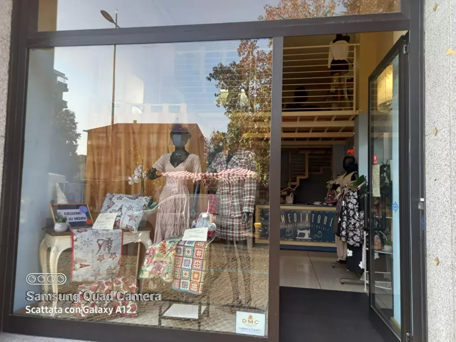 Immagine 2 di Negozio in vendita  a Ciriè