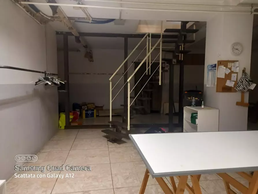 Immagine 13 di Negozio in vendita  a Ciriè