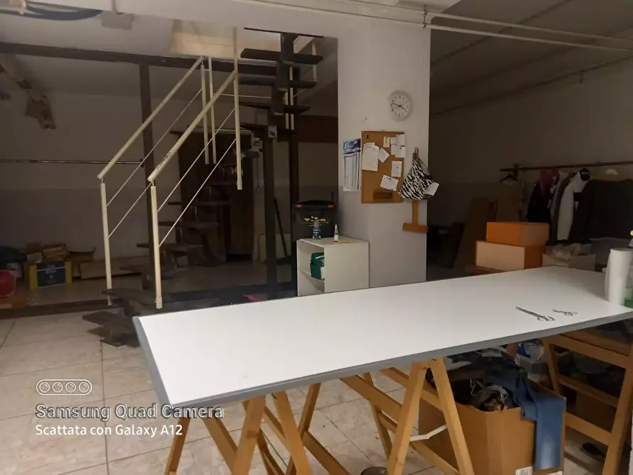 Immagine 12 di Negozio in vendita  a Ciriè