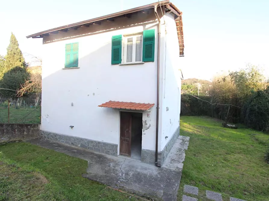 Immagine 3 di Casa indipendente in vendita  a La Spezia