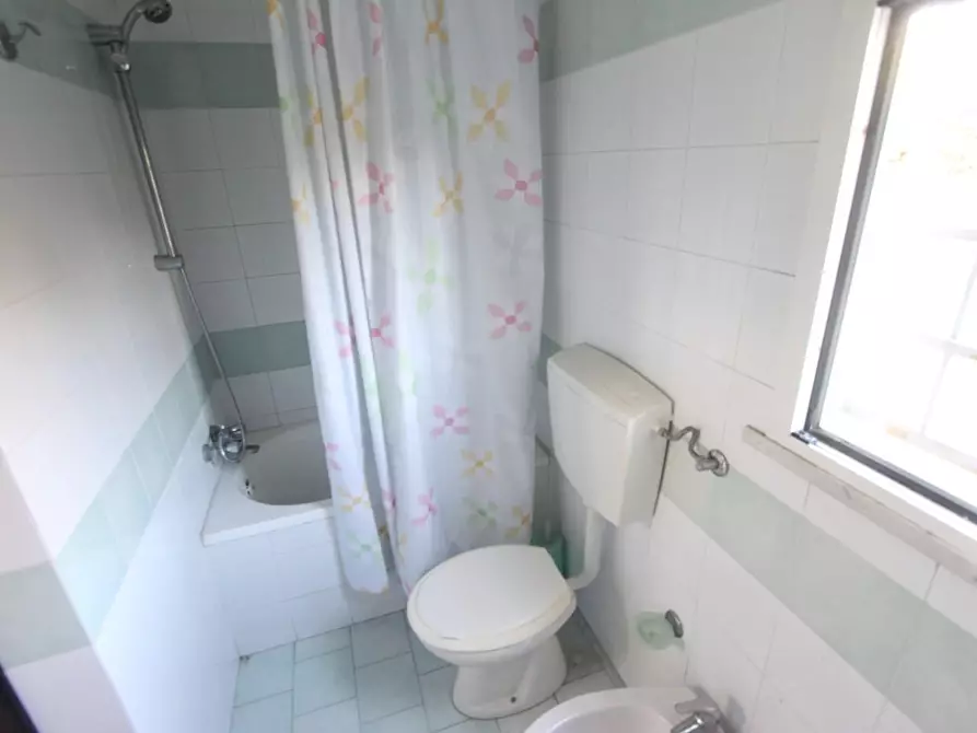 Immagine 14 di Casa indipendente in vendita  a La Spezia