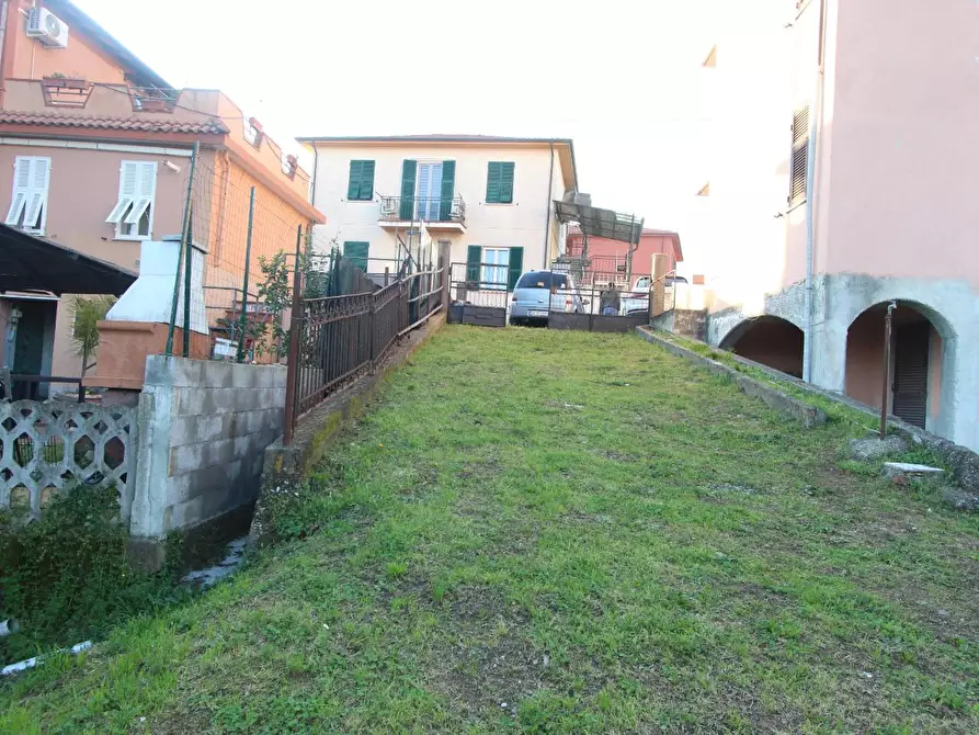 Immagine 2 di Casa indipendente in vendita  a La Spezia
