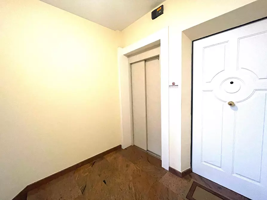 Immagine 21 di Appartamento in vendita  a Empoli