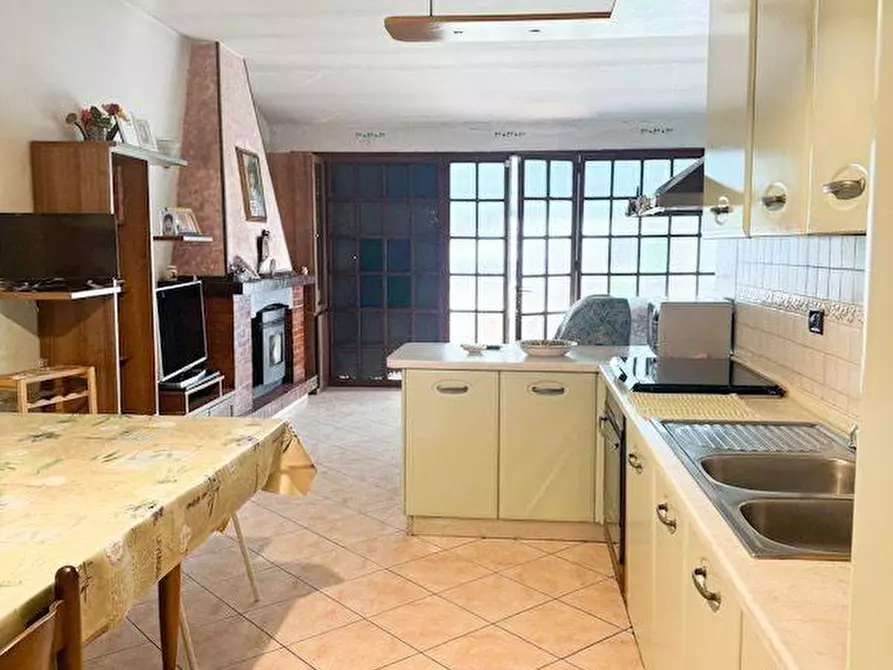 Immagine 10 di Casa indipendente in vendita  a Terricciola