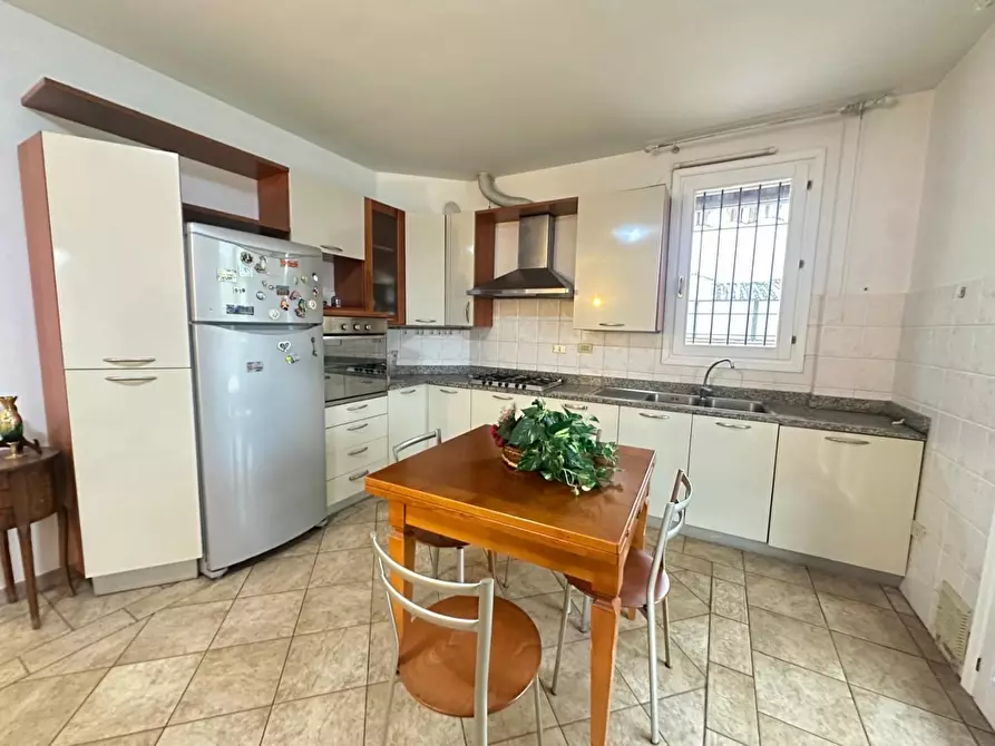 Immagine 8 di Appartamento in vendita  a Empoli