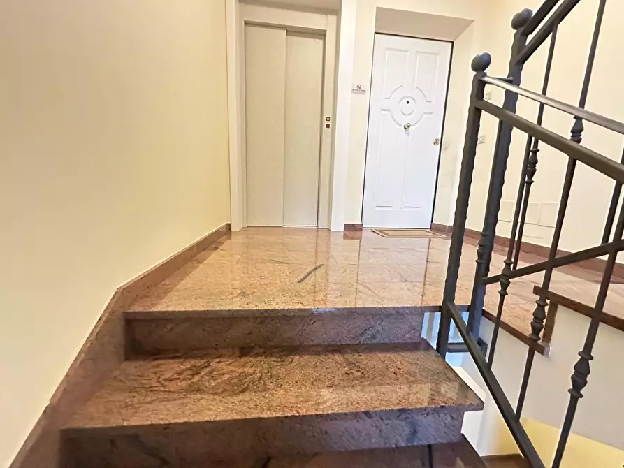 Immagine 25 di Appartamento in vendita  a Empoli