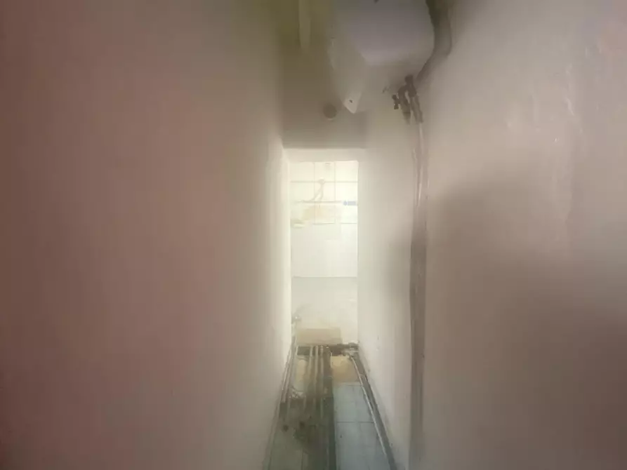 Immagine 21 di Negozio in vendita  a Capannori