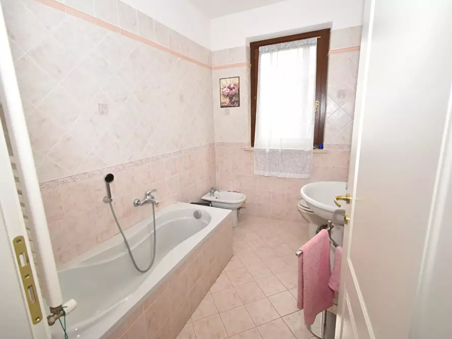 Immagine 20 di Casa bifamiliare in vendita  a Vecchiano