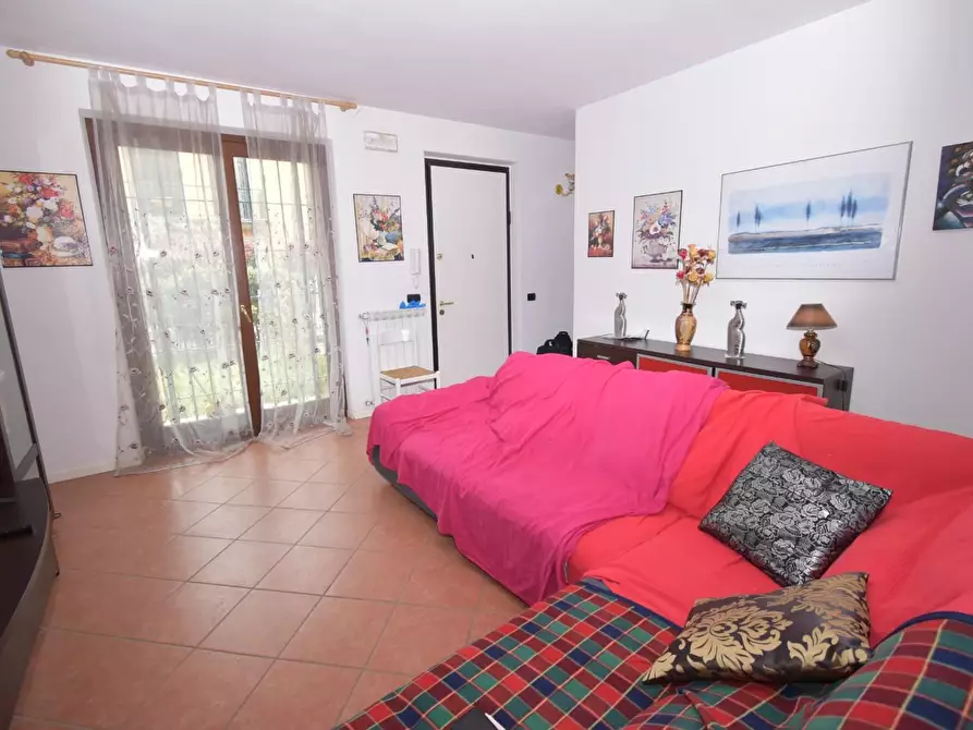 Immagine 1 di Casa bifamiliare in vendita  a Vecchiano