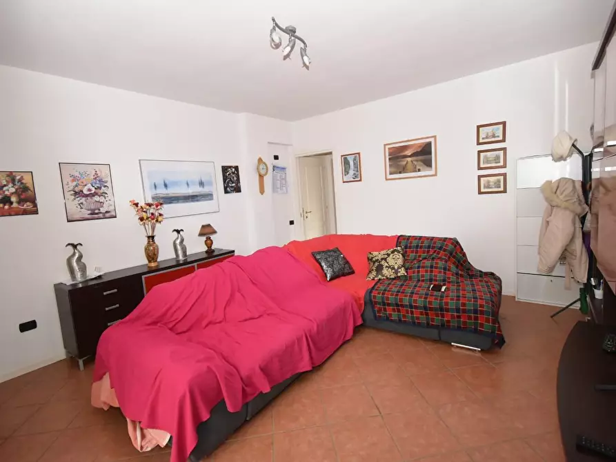 Immagine 4 di Casa bifamiliare in vendita  a Vecchiano