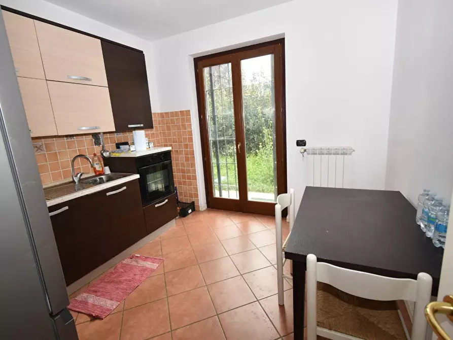 Immagine 10 di Casa bifamiliare in vendita  a Vecchiano