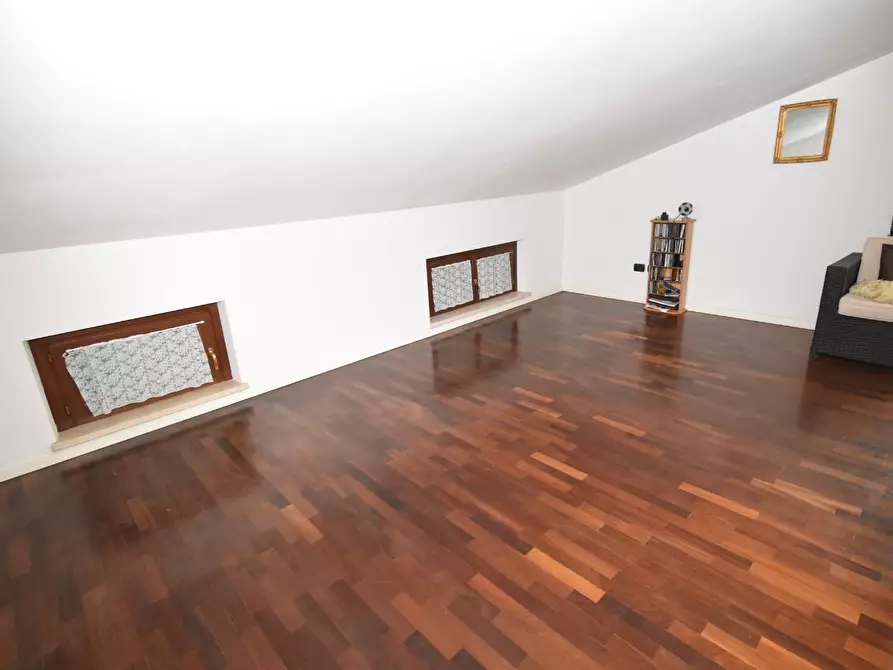 Immagine 33 di Casa bifamiliare in vendita  a Vecchiano