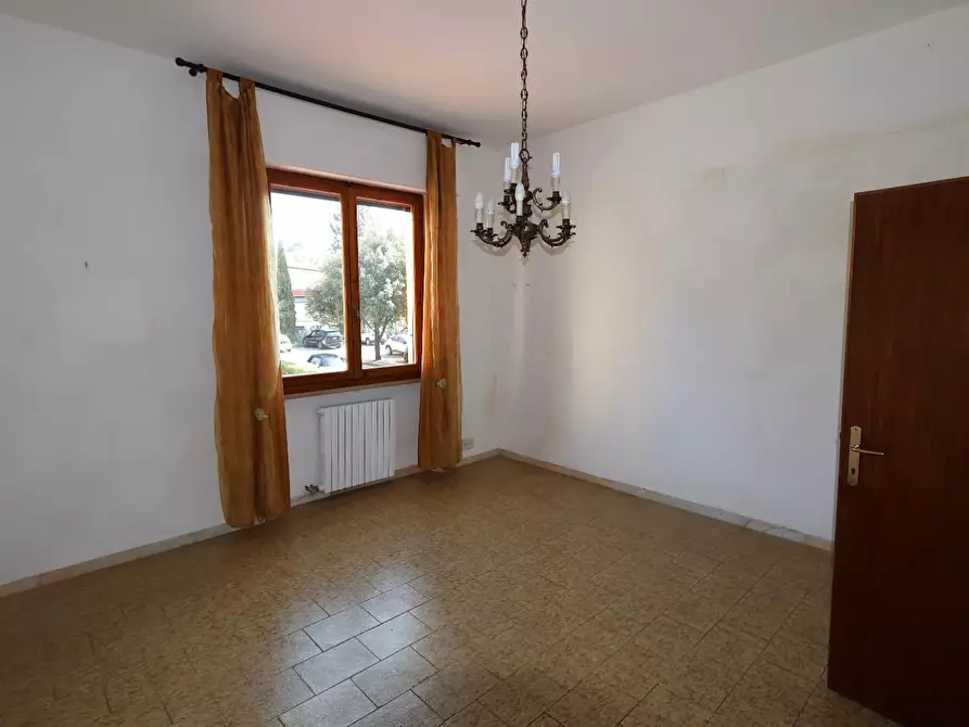 Immagine 17 di Appartamento in vendita  a Poggibonsi