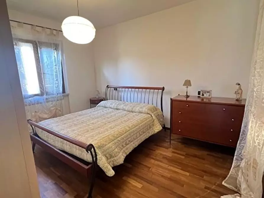 Immagine 35 di Villa in vendita  a Massa