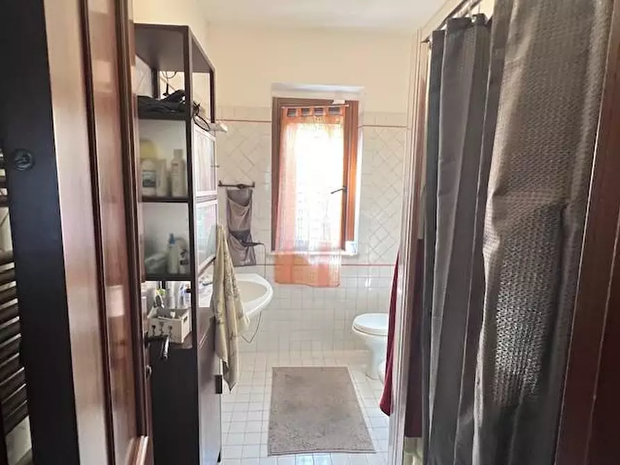 Immagine 11 di Villa in vendita  a Massa