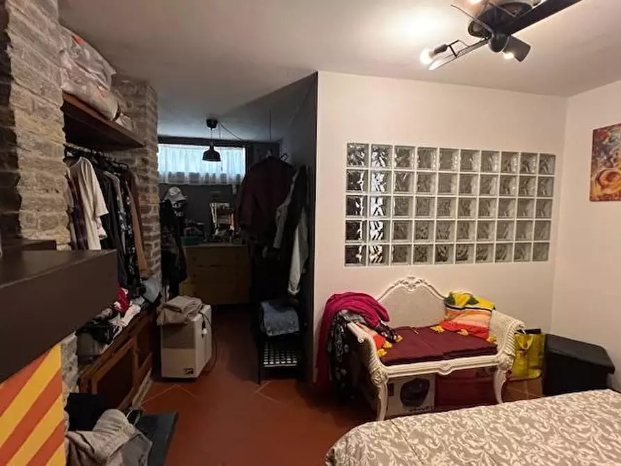 Immagine 60 di Villa in vendita  a Massa