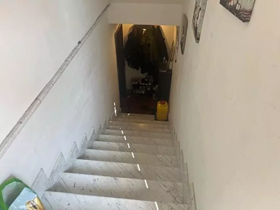 Immagine 45 di Villa in vendita  a Massa