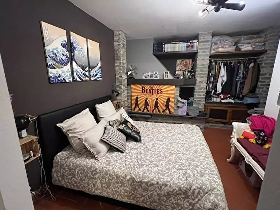 Immagine 58 di Villa in vendita  a Massa