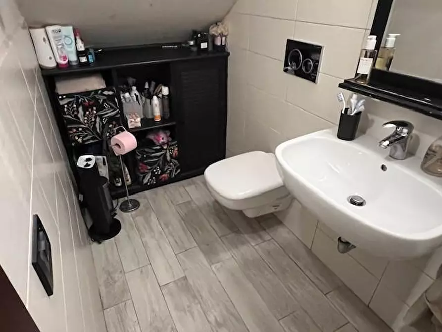 Immagine 54 di Villa in vendita  a Massa