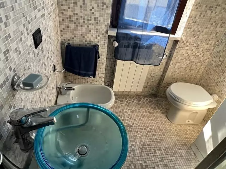 Immagine 33 di Villa in vendita  a Massa