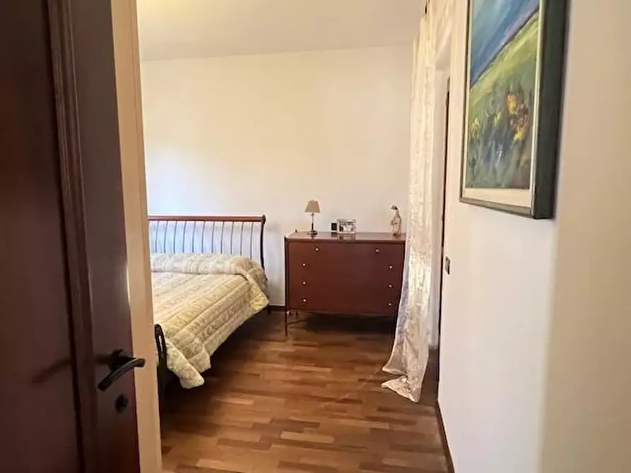 Immagine 34 di Villa in vendita  a Massa