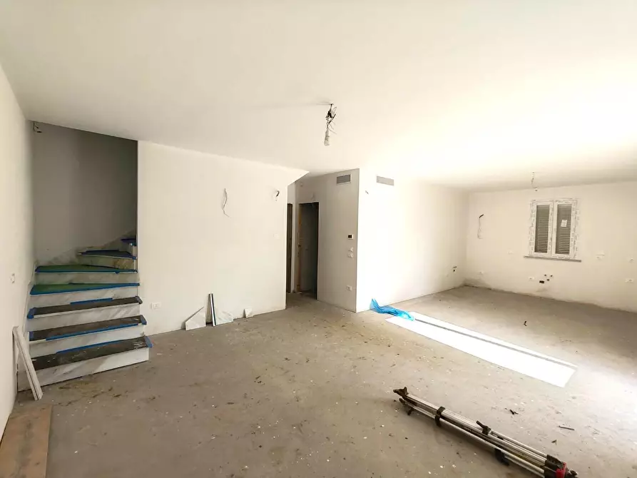 Immagine 13 di Casa bifamiliare in vendita  a Massa