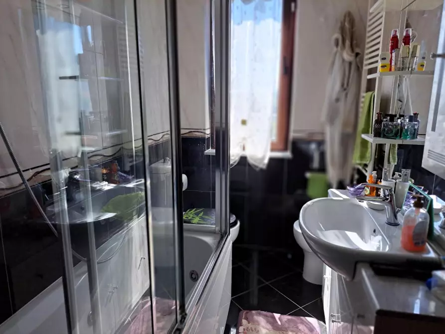 Immagine 12 di Appartamento in vendita  a Ortonovo