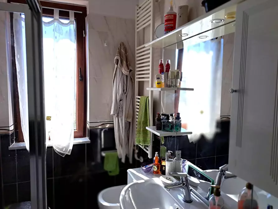 Immagine 13 di Appartamento in vendita  a Ortonovo