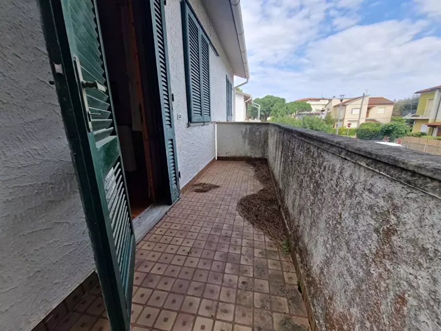 Immagine 4 di Casa trifamiliare in vendita  a Rosignano Marittimo