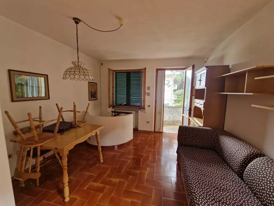 Immagine 16 di Casa trifamiliare in vendita  a Rosignano Marittimo