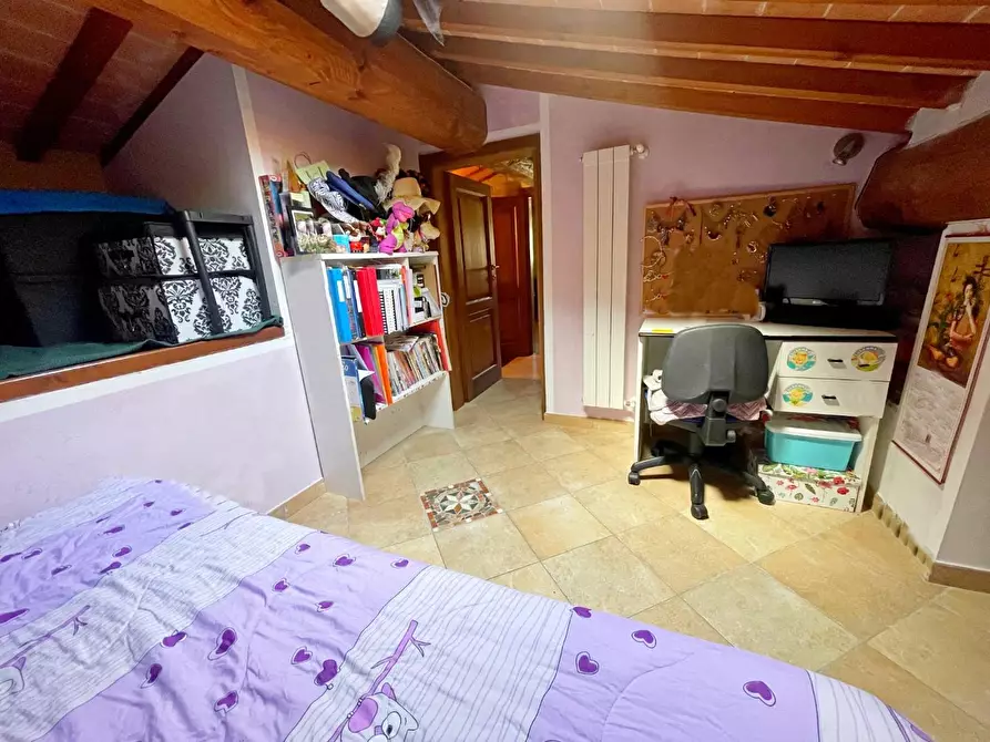 Immagine 11 di Porzione di casa in vendita  a Poggibonsi