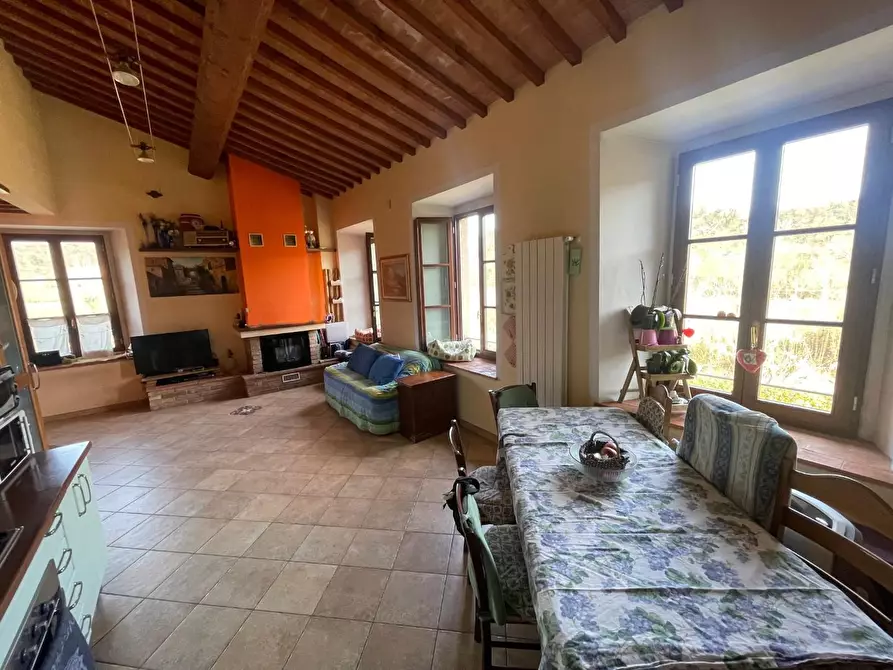 Immagine 2 di Porzione di casa in vendita  a Poggibonsi