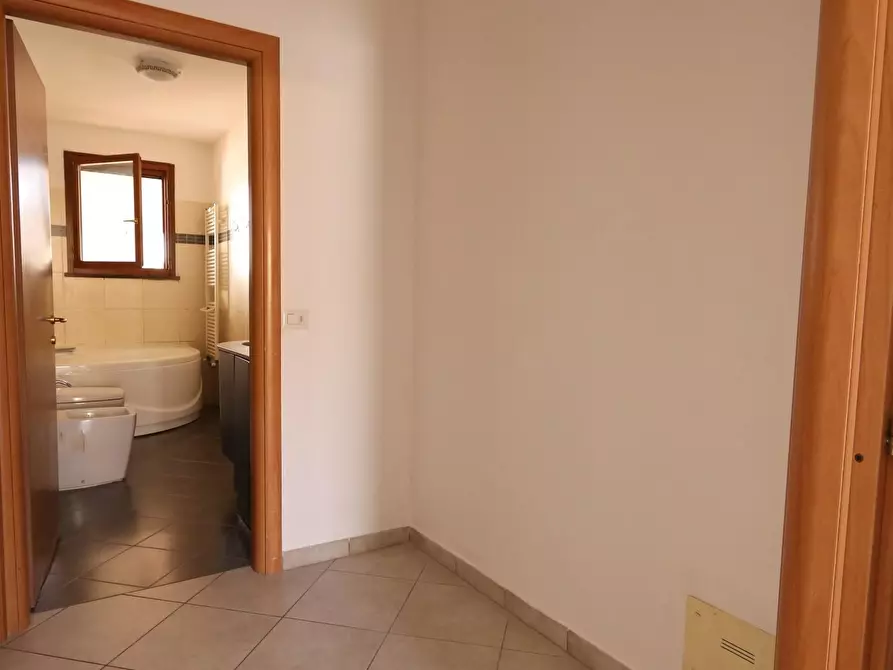 Immagine 5 di Appartamento in vendita  a Santa Maria A Monte