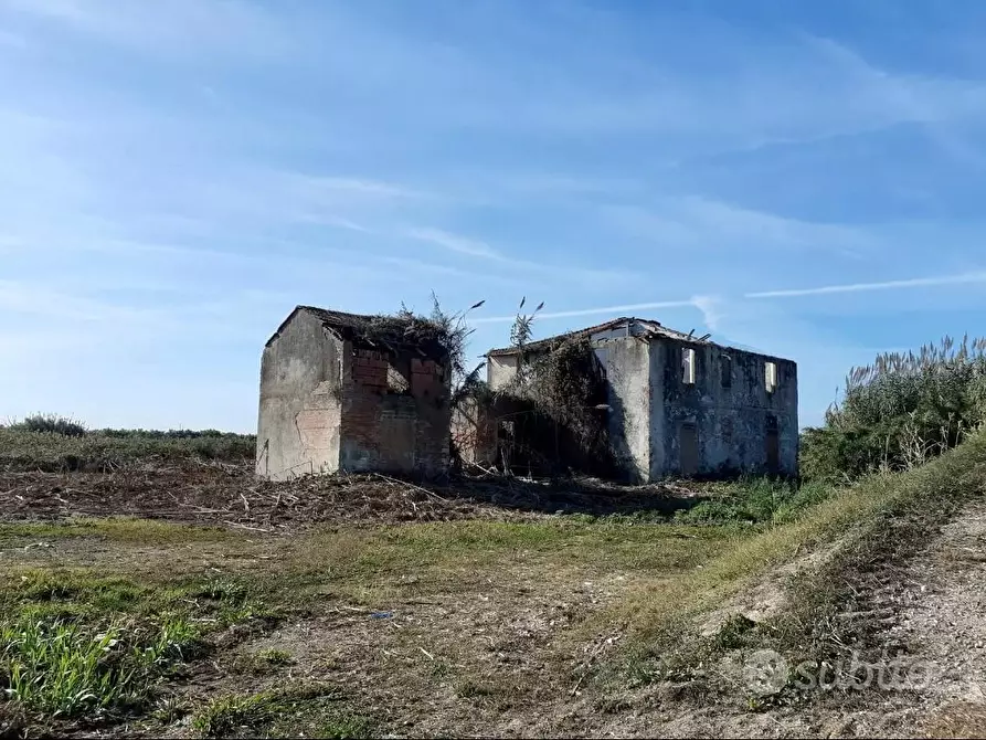 Immagine 15 di Villa in vendita  a Massarosa