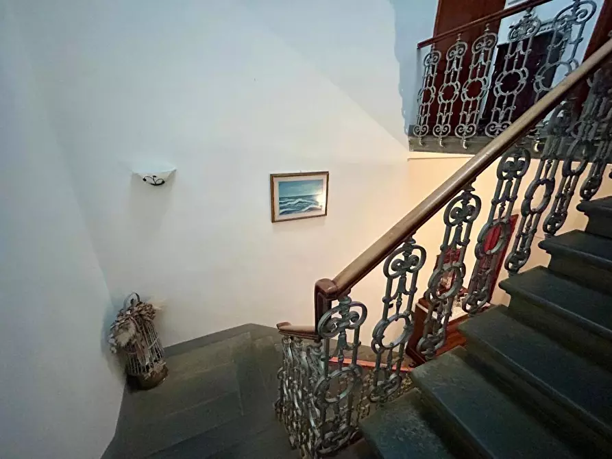 Immagine 2 di Villa in vendita  a Vinci