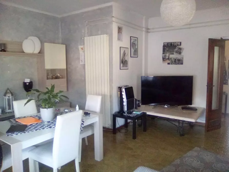 Immagine 3 di Appartamento in vendita  a Massa