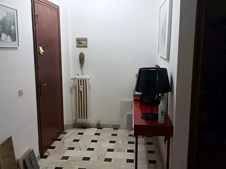 Immagine 3 di Appartamento in vendita  a Massa