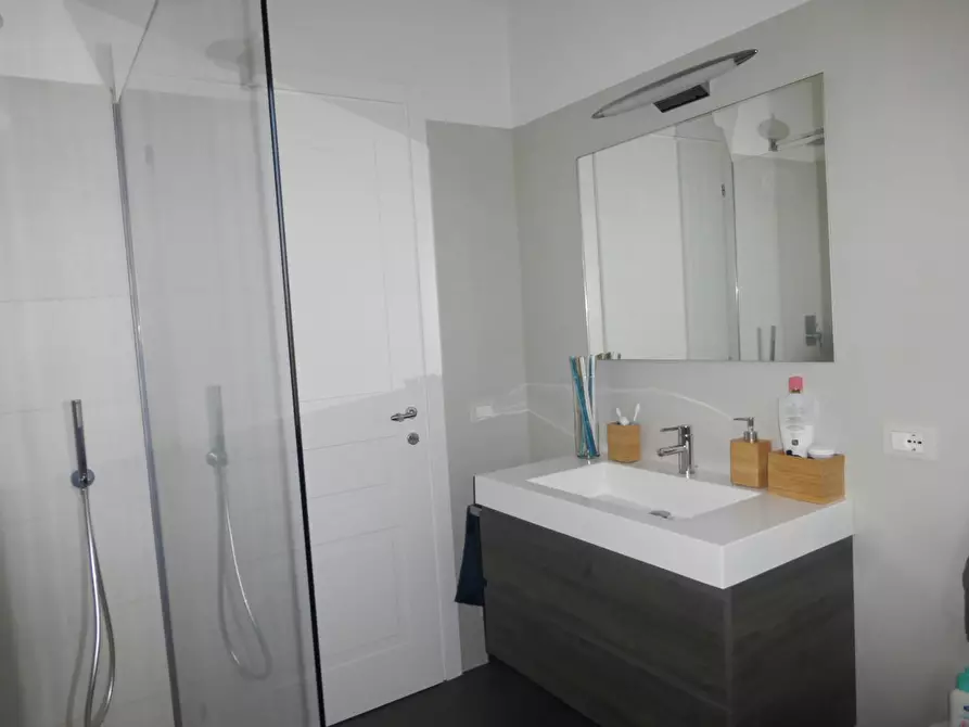 Immagine 42 di Casa bifamiliare in vendita  a Cascina