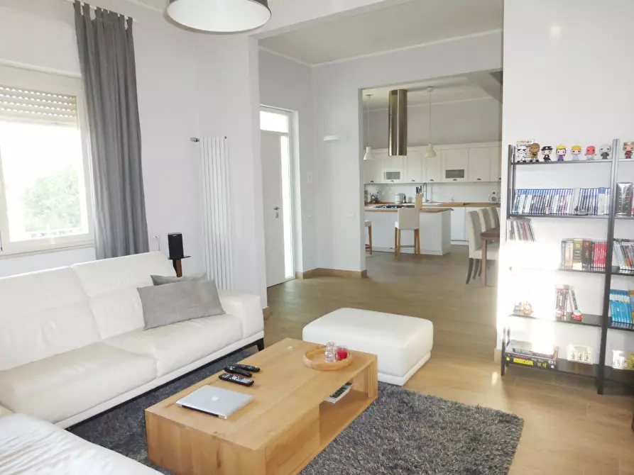 Immagine 14 di Casa bifamiliare in vendita  a Cascina