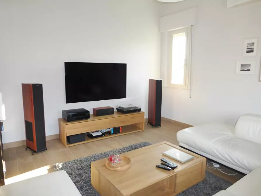 Immagine 10 di Casa bifamiliare in vendita  a Cascina