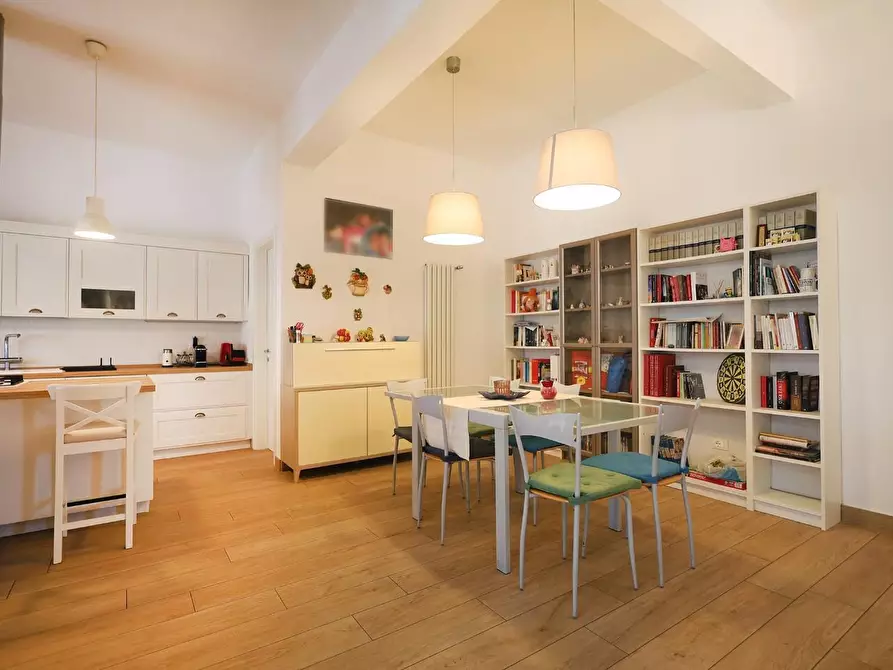 Immagine 3 di Casa bifamiliare in vendita  a Cascina