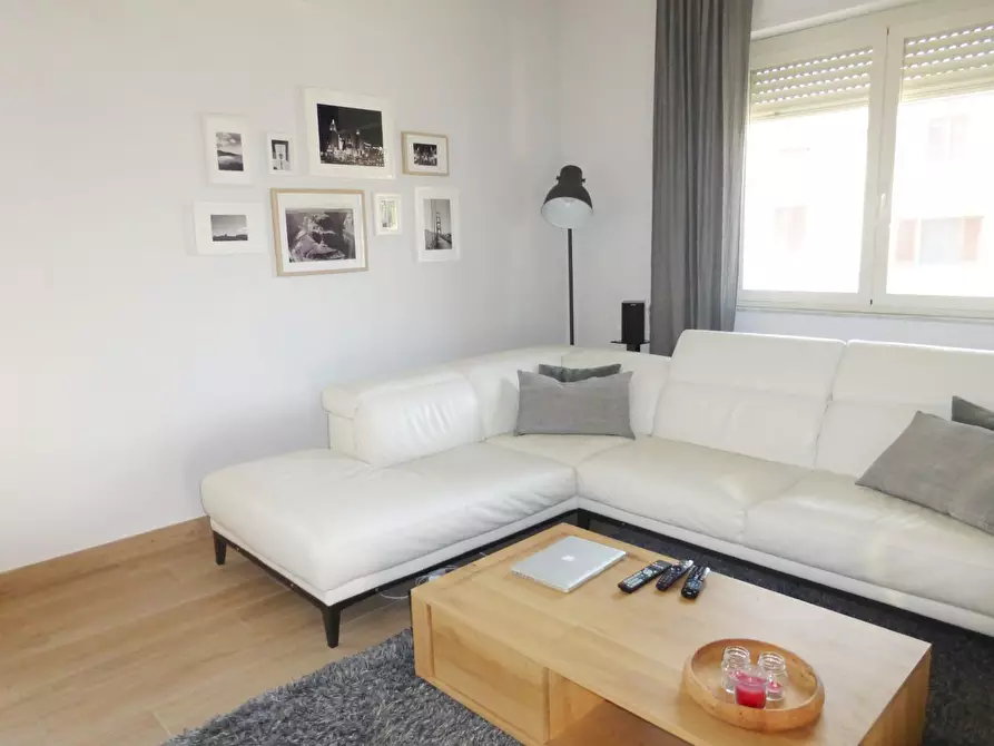 Immagine 13 di Casa bifamiliare in vendita  a Cascina